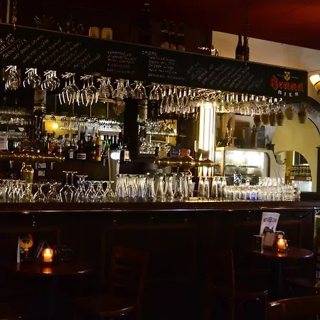 克朗啤酒屋酒店