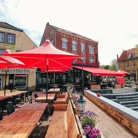 克朗啤酒屋酒店 *